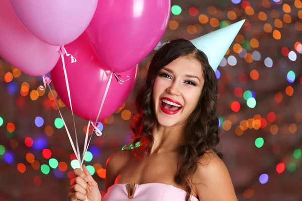 Wanita dengan balon berwarna-warni — Stok Foto