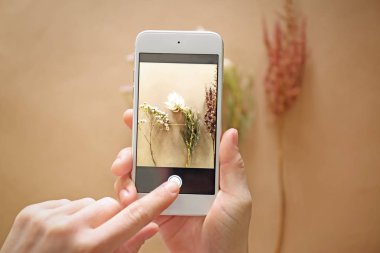 Eller fotoğraf çekme
