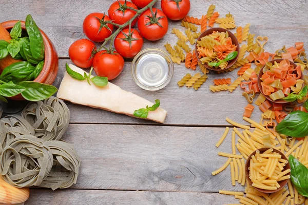 Different kinds of pasta — Stock Photo, Image