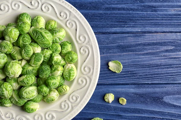 Piatto con cavoletti di Bruxelles — Foto Stock