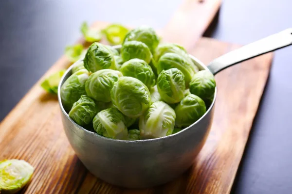 Brussels sprouts in pan — Stock Photo, Image