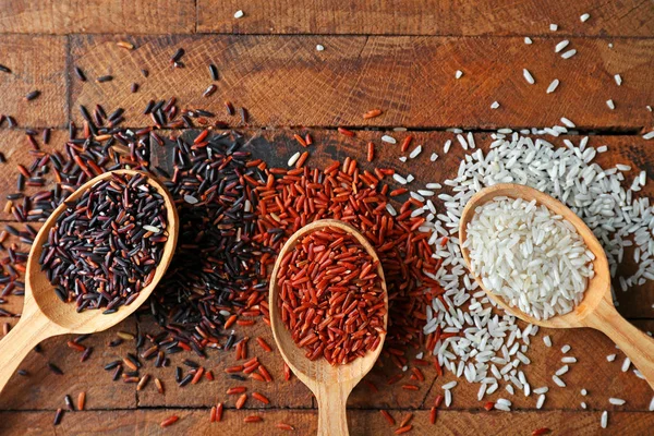 Different types of rice — Stock Photo, Image