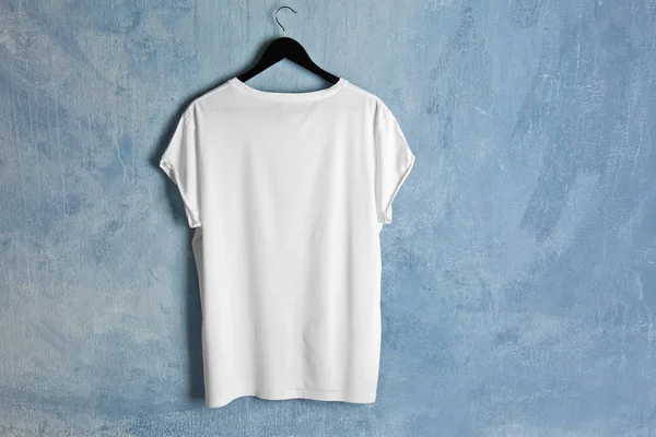 Fond blanc t-shirt — Photo