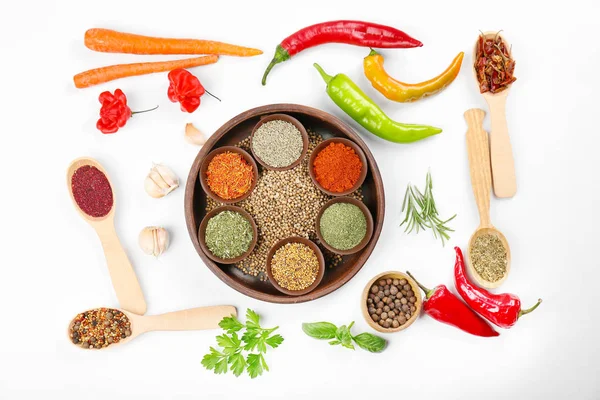 Fűszerek, zöldségek és fűszernövények — Stock Fotó