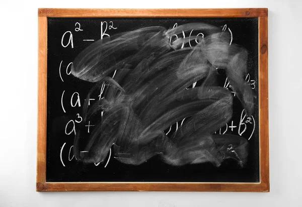 Chalkboard sujo no branco — Fotografia de Stock
