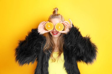 Genç güzel kadın.