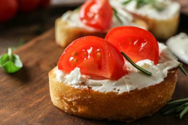 Lezzetli domates bruschetta