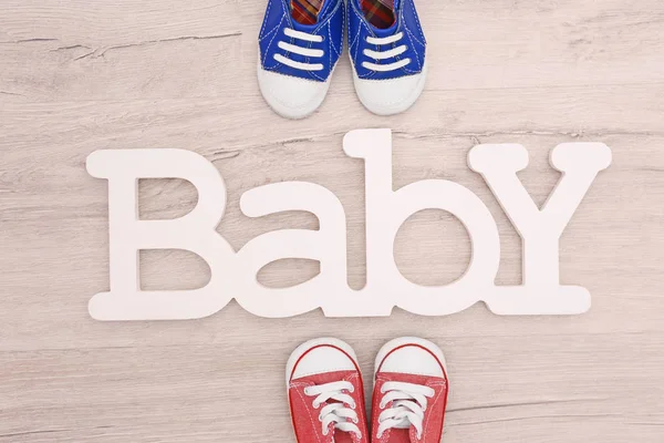 Farklı Bebek Patiği ve kelime bebek
