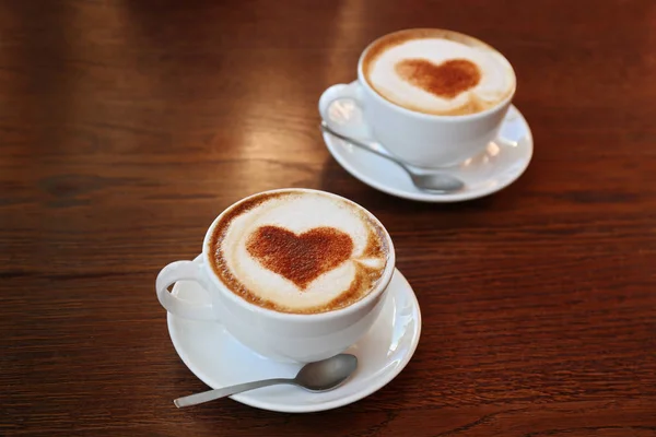 Heißer leckerer Kaffee — Stockfoto