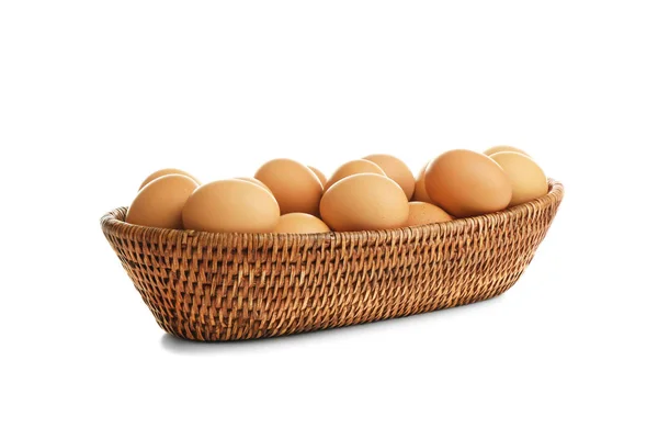 Cesta com ovos castanhos — Fotografia de Stock