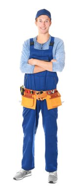 Genç yakışıklı tesisatçı 