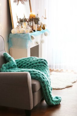 Hanukkah için dekore edilmiş salon