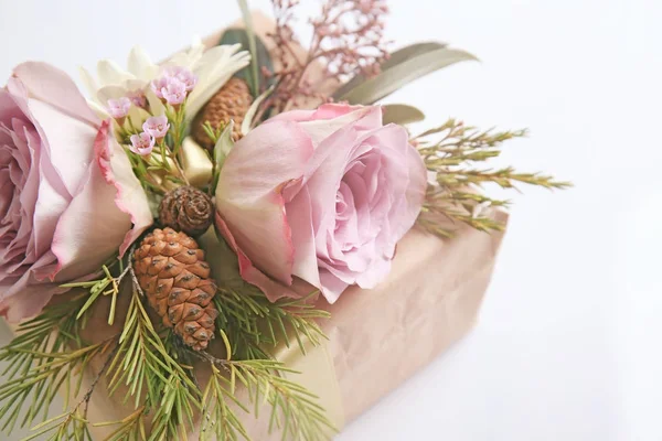 Çiçek hediye kutusu — Stok fotoğraf