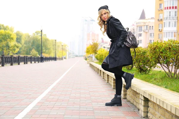 Genç güzel kadın.