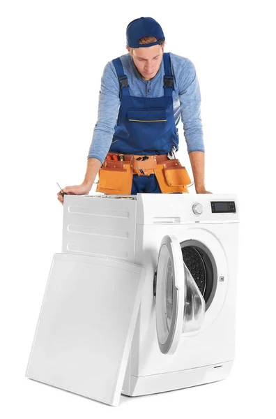Fontanero con lavadora — Foto de Stock
