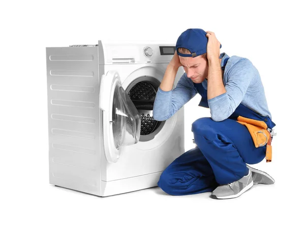 Loodgieter met wasmachine — Stockfoto