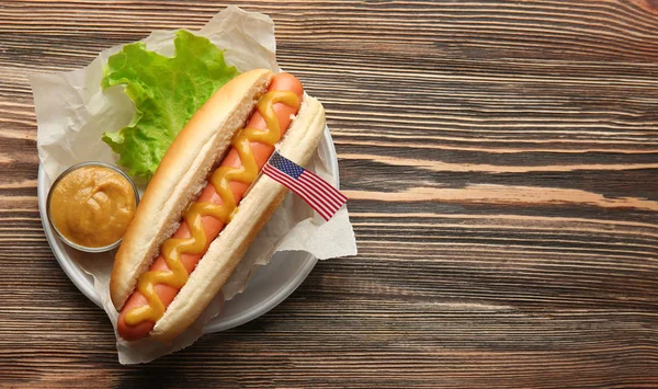 Hot dog με αμερικανική σημαία — Φωτογραφία Αρχείου