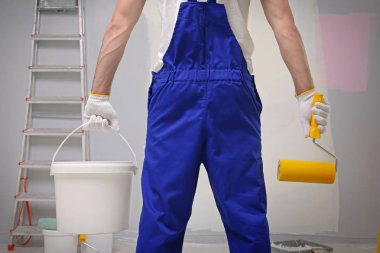 Kova ve boya silindiri ile çalışan