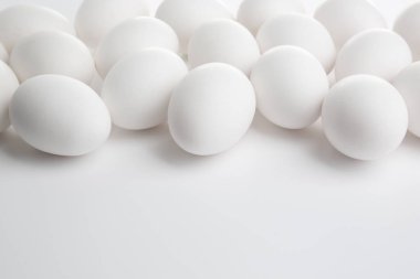 Beyaz yumurta yığını 