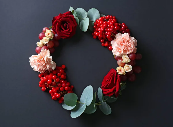 아름 다운 꽃 화 환 — 스톡 사진