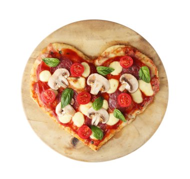 Kalp şeklinde lezzetli pizza