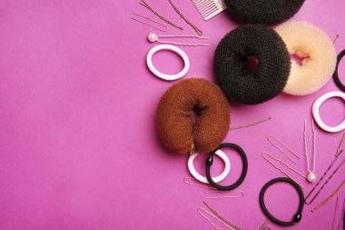 saç modeli için farklı aksesuarlar