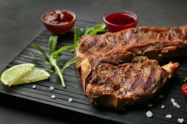 Lezzetli biftek bileşimi