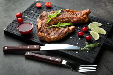 Lezzetli biftek bileşimi