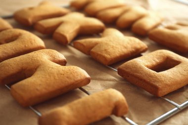 Tanımlama bilgisi harfleri ızgara üzerinde