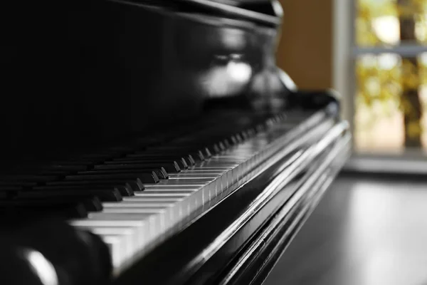 Svart klassisk piano-nycklar — Stockfoto