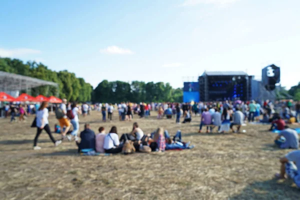 Menigte op openluchtconcert — Stockfoto