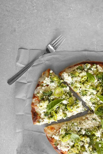 채식 이탈리아어 피자 치즈와 함께 — 스톡 사진