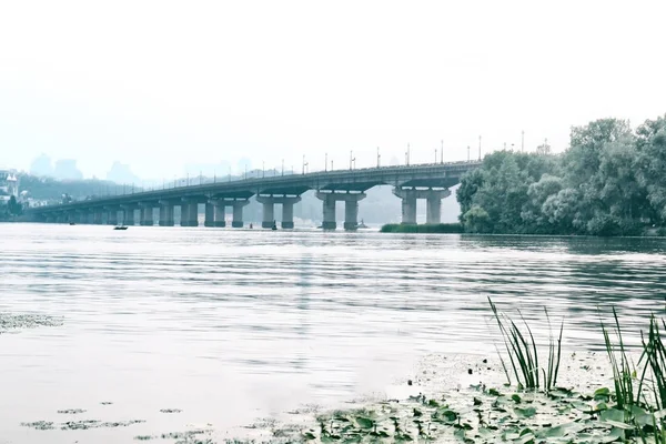 Paton most přes řeku v Kyjevě — Stock fotografie