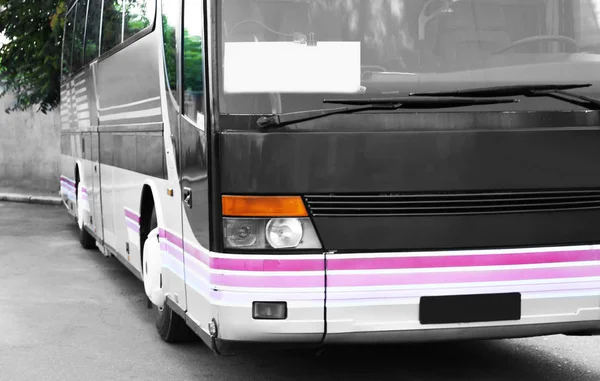 Autobús grande en el aparcamiento — Foto de Stock