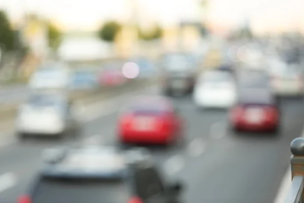 Vista della strada con le auto — Foto Stock