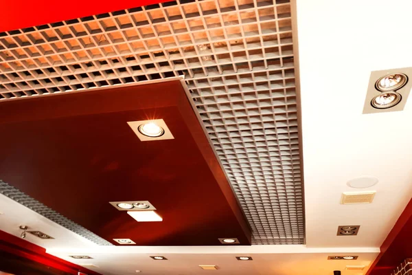 Закрыть Вид Красочный Потолок Кафе — стоковое фото