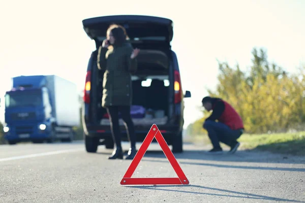 Triangolo di avvertimento rosso — Foto Stock