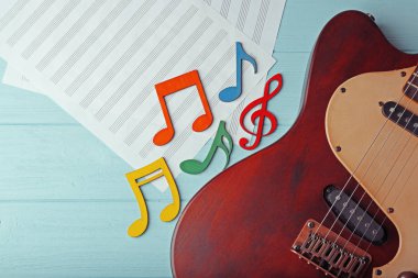 Mavi ahşap arka plan güzel müzik kompozisyonu