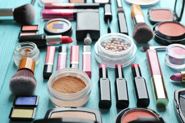 Dekoratif kozmetik kümesi 