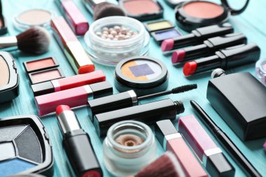 Dekoratif kozmetik kümesi 