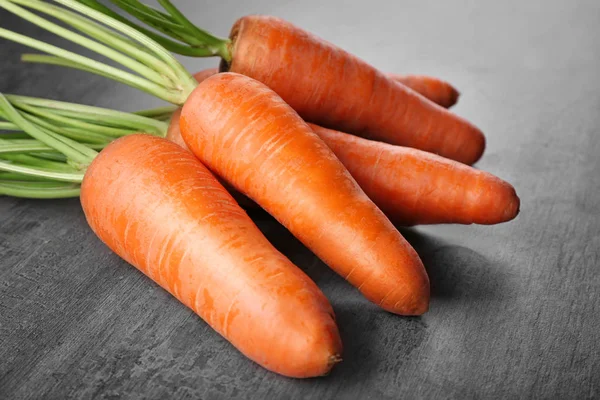 Verse rijpe wortelen — Stockfoto