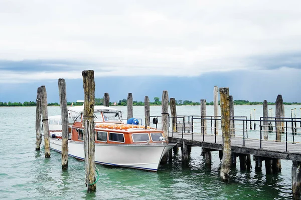 Pleasure Boat Moored Pier — Stock Photo, Image