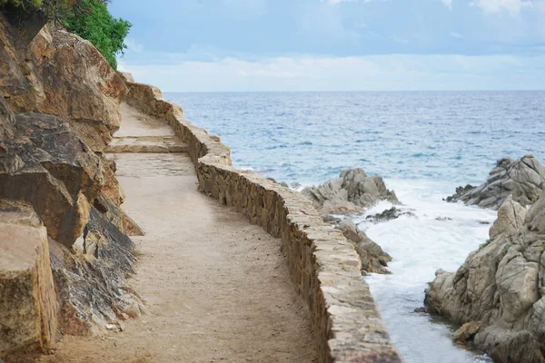 Strada pericolosa sulla scogliera — Foto Stock