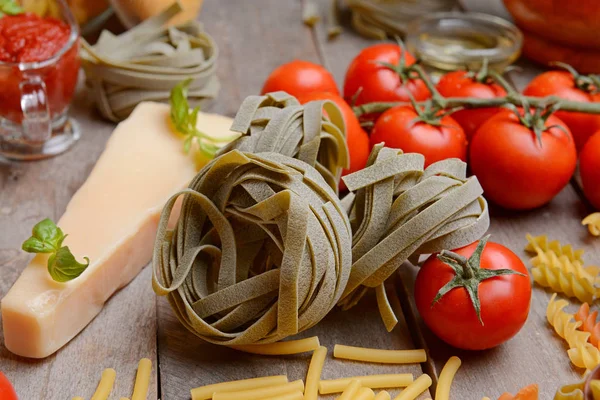 Verschiedene Arten von Pasta — Stockfoto