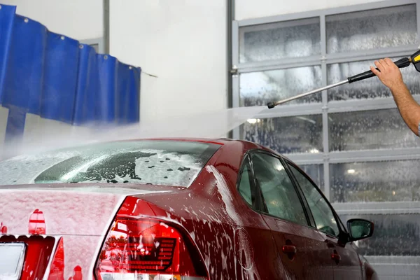 Auto bij wash station — Stockfoto