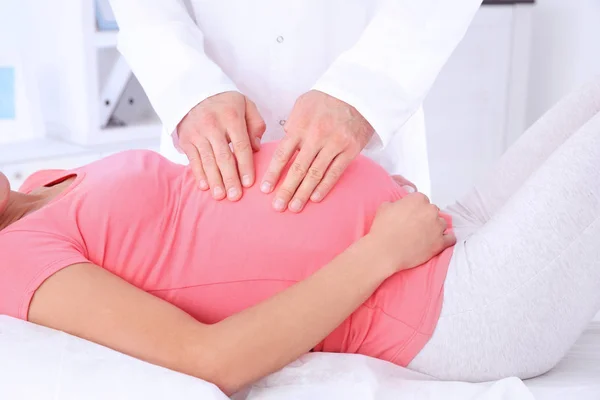 Frauenarztsprechstunde in der Klinik — Stockfoto