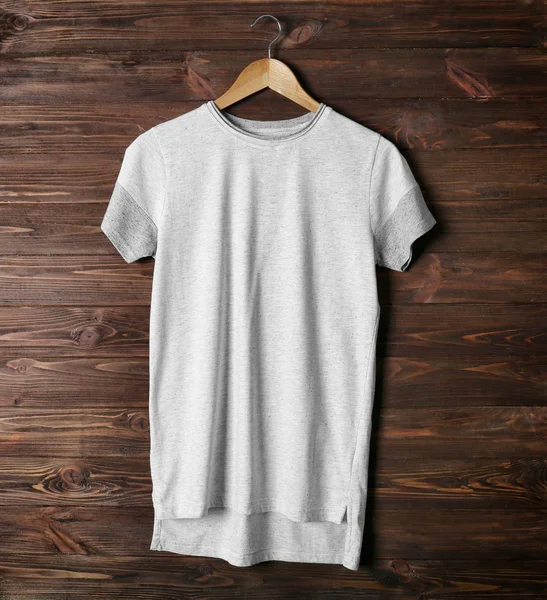 T-shirt grigia bianca — Foto Stock