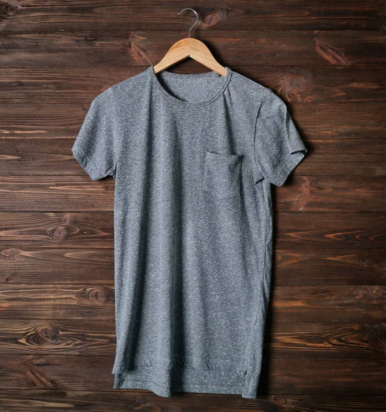 Camiseta gris en blanco — Foto de Stock