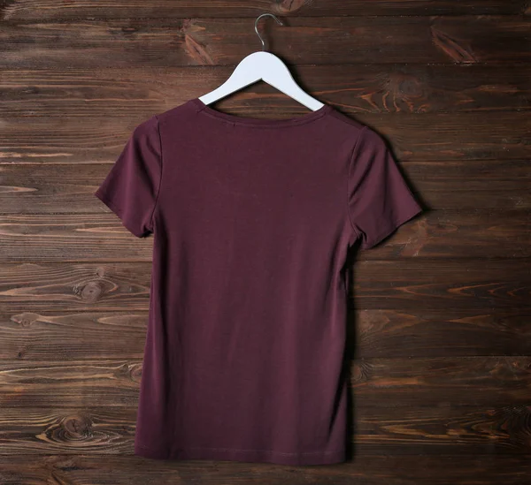 Blank maroon t-shirt — Stock Photo, Image