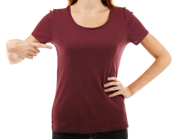 Jovem mulher em branco maroon t-shirt — Fotografia de Stock